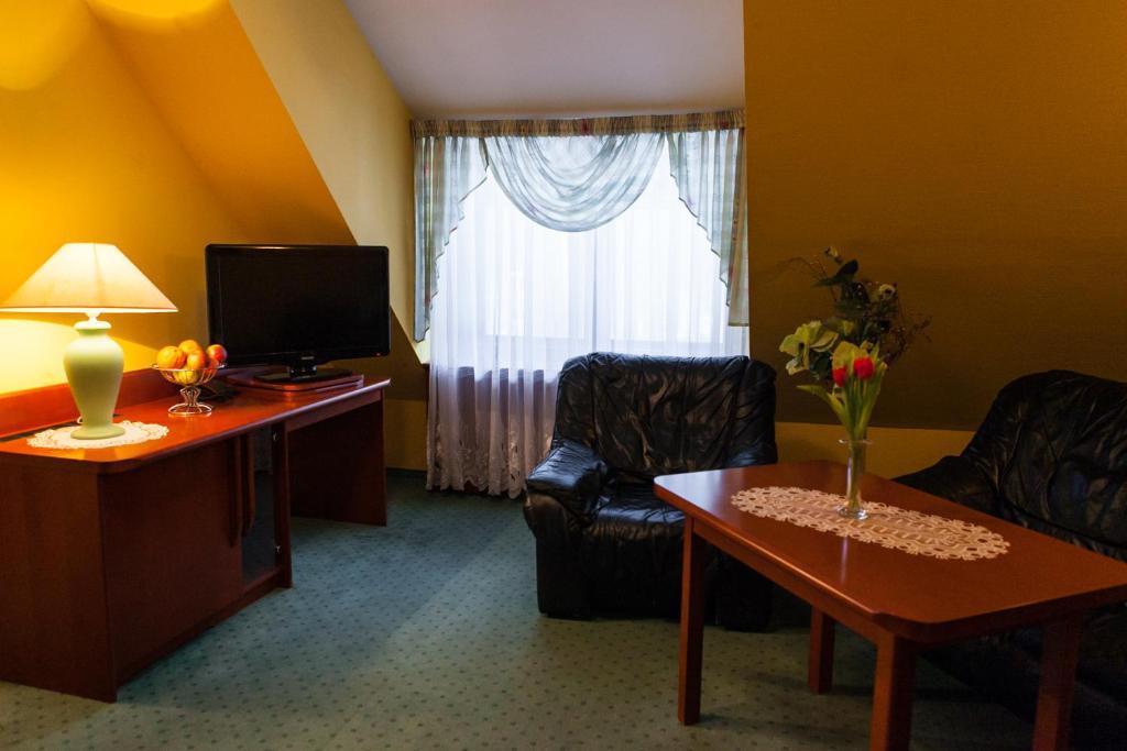Hotel Rebajlo Piła Oda fotoğraf