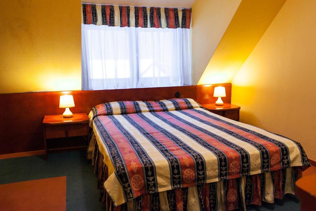 Hotel Rebajlo Piła Oda fotoğraf