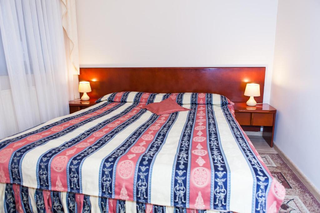 Hotel Rebajlo Piła Oda fotoğraf