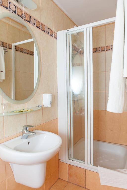 Hotel Rebajlo Piła Dış mekan fotoğraf