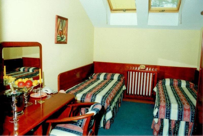 Hotel Rebajlo Piła Oda fotoğraf