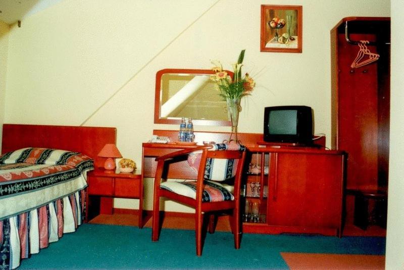 Hotel Rebajlo Piła Oda fotoğraf