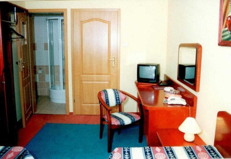 Hotel Rebajlo Piła Oda fotoğraf